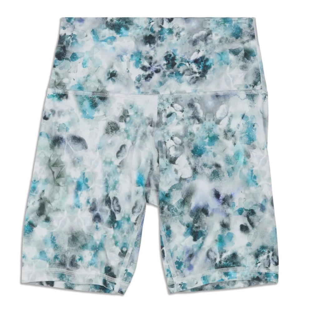 Lululemon size 2 Align high rise short 8” color Kaleidofloral Multi